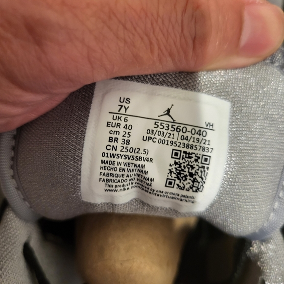 The Air Jordan 1 Low Black White Grey (GS) - Picture 6 of 8